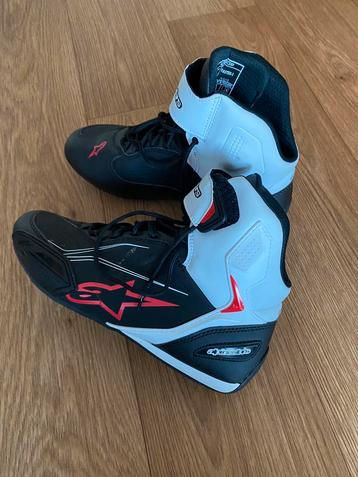 Motorschoen Alpinestars beschikbaar voor biedingen
