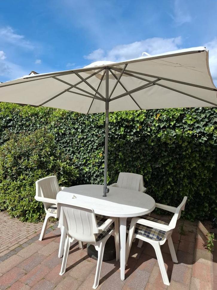 Tuinset. Tafel met 4 stoelen 1 standenstoel. Incl. kussens., Tuin en Terras, Parasols, Gebruikt, Zweefparasol, Ophalen