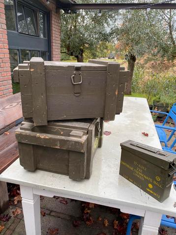 Originele legerkisten beschikbaar voor biedingen