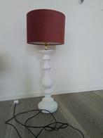 Betonnen lampenpoot met Riviera Maison lampenkap,  €40, Ophalen, Overige materialen, Landelijk brocante, Zo goed als nieuw