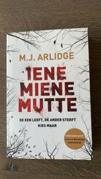 M.J. Arlidge - Iene Miene Mutte, Boeken, Thrillers, Ophalen of Verzenden, Zo goed als nieuw, M.J. Arlidge