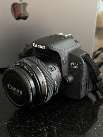 Canon EOS 650D Spiegelreflexcamera + 50mm 1:1.4 Lens beschikbaar voor biedingen