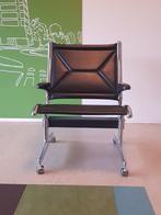 Eames Tandem Sling Chair by Herman Miller, Design, Gebruikt, Metaal, Eén