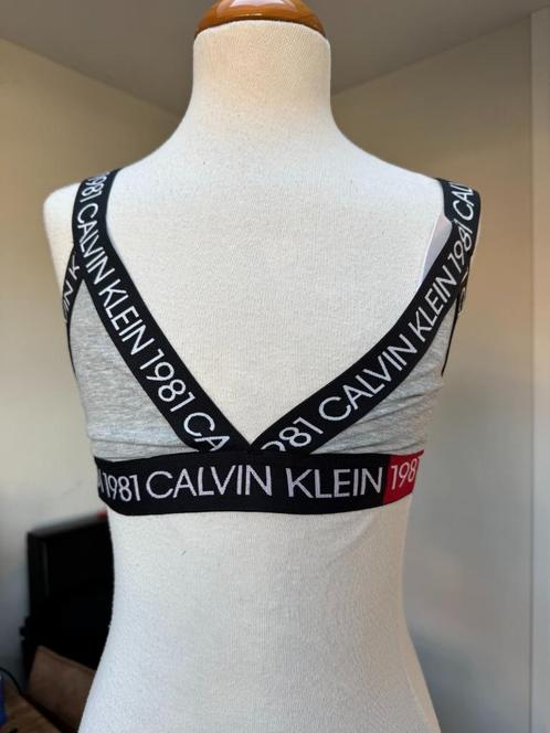CALVIN KLEIN BH grijs nieuw + kaartje maat XS DL, Kleding | Dames, Ondergoed en Lingerie, BH, Grijs, Ophalen of Verzenden