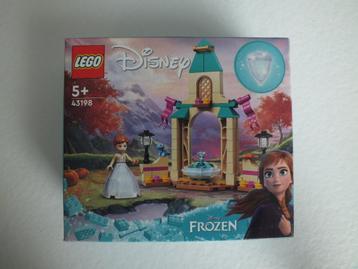 Lego  Frozen 43198 binnenplaats van Anna’s kasteel beschikbaar voor biedingen