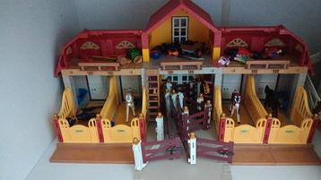 Playmobil Paardenstal/boerderij met heel veel extra beschikbaar voor biedingen