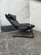 Vintage zwarte lounge stoel – jaren ’70/’80 design, Ophalen, Gebruikt