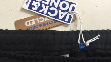 Jack en jones jogging broek maat 176 NIEUW, winkelprijs €35 beschikbaar voor biedingen