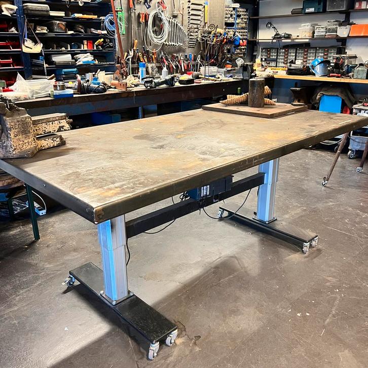 Hydraulische lastafel 1100x2100mm, Doe-het-zelf en Verbouw, Werkbanken, Gebruikt, Bankschroef, Ophalen of Verzenden