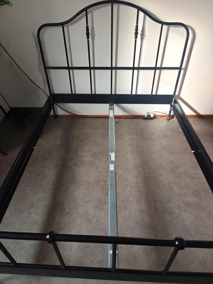 Ikea Sagstua bedframe 160x200 - Gedemonteerd, Huis en Inrichting, Slaapkamer | Bedden, Tweepersoons, 160 cm, 200 cm, Metaal, Zwart