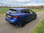 BMW 1-serie 120 M Sp Design Ed. (bj 2024, semi-automaat), Auto's, 157 pk, Blauw, Bedrijf, 3 cilinders