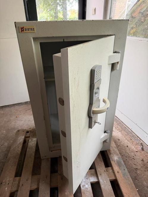 Sistec kluis – dubbel beveiligd (sleutel + code) brandwerend, Huis en Inrichting, Brandblussers en Brandkasten, Gebruikt, Ophalen