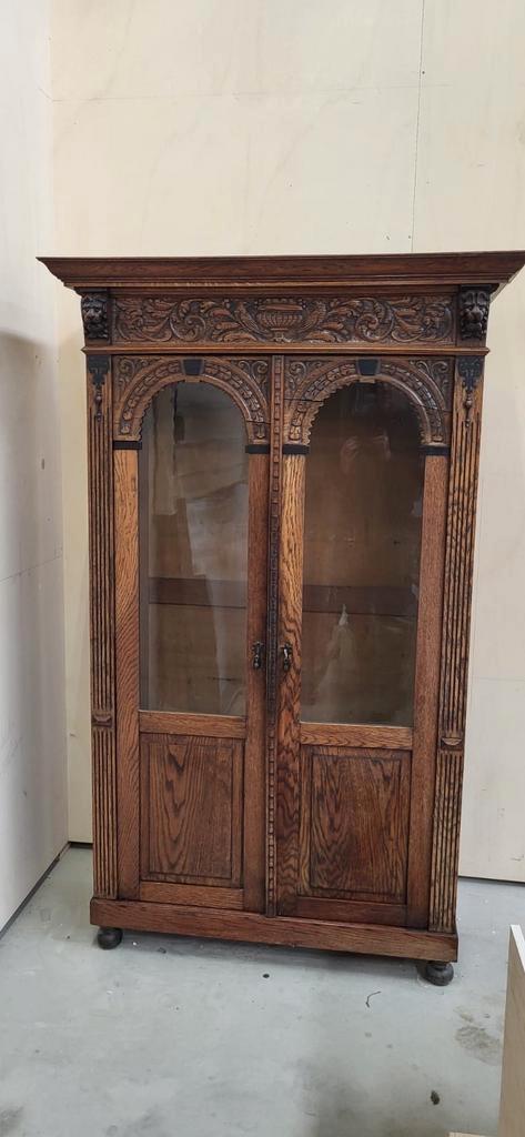 Antieke eikenhouten vitrinekast met glazen deuren, Antiek en Kunst, Antiek | Meubels | Kasten, Ophalen of Verzenden