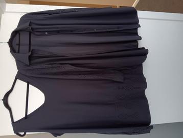 Te Koop: PLUS BASICS Blouse en Top,  mt 46. Zwart.  beschikbaar voor biedingen