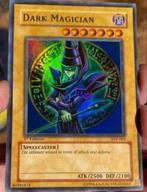 Yu-Gi-Oh! Dark Magician SYE 1st Edition Old US Print !, Hobby en Vrije tijd, Verzamelkaartspellen | Yu-gi-Oh!, Verzenden, Gebruikt