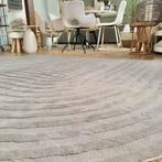 Retro fluffy - taupe organisch xl vloerkleed - fotoshoot, Ophalen, 200 cm of meer, Zo goed als nieuw, 200 cm of meer