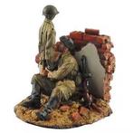 D-127,RESIN FIGUUR 1-35,GERMAN PARATROOPER WITH PARA POP, Ophalen of Verzenden, Nieuw, 1:35 tot 1:50