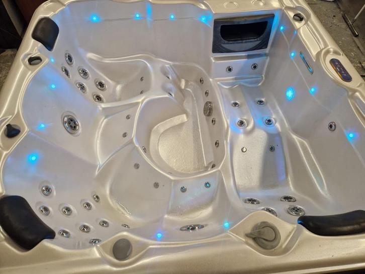 ❤️‍🔥 PLUG & PLAY ❤️‍🔥 Balboa Jacuzzi - Gebruikt ❤️‍🔥, Tuin en Terras, Bubbelbaden en Hottubs, Gebruikt, Vast, Filter, Ophalen