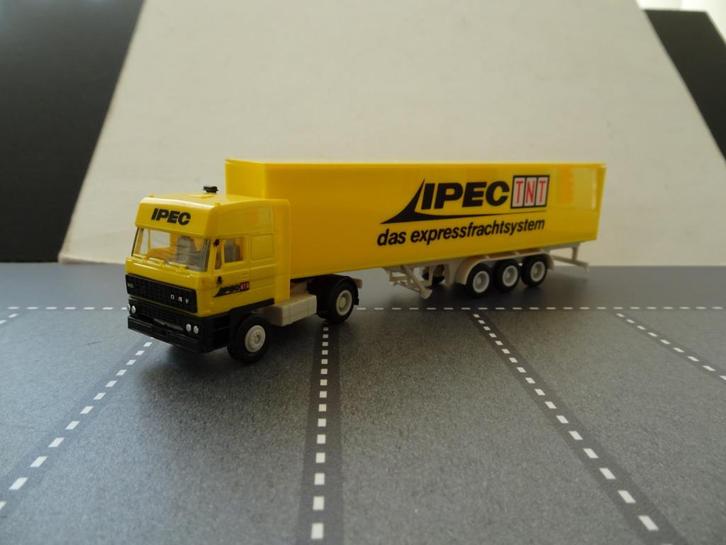 065 herpa tnt ipec daf 3600 space cab oplegger 1:87 truck, Hobby en Vrije tijd, Modelauto's | 1:87, Gebruikt, Bus of Vrachtwagen