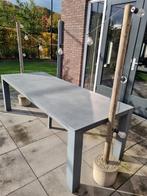 Stoere tafel met sfeervolle ledlampjes slinger op palen. 49€, Huis en Inrichting, Tafels | Eettafels, 200 cm of meer, Zo goed als nieuw