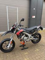 Aprilia SX 50 supermotard 2012 55km/uur origineel, Fietsen en Brommers, Ophalen, 6 versnellingen, Maximaal 45 km/u, 49 cc