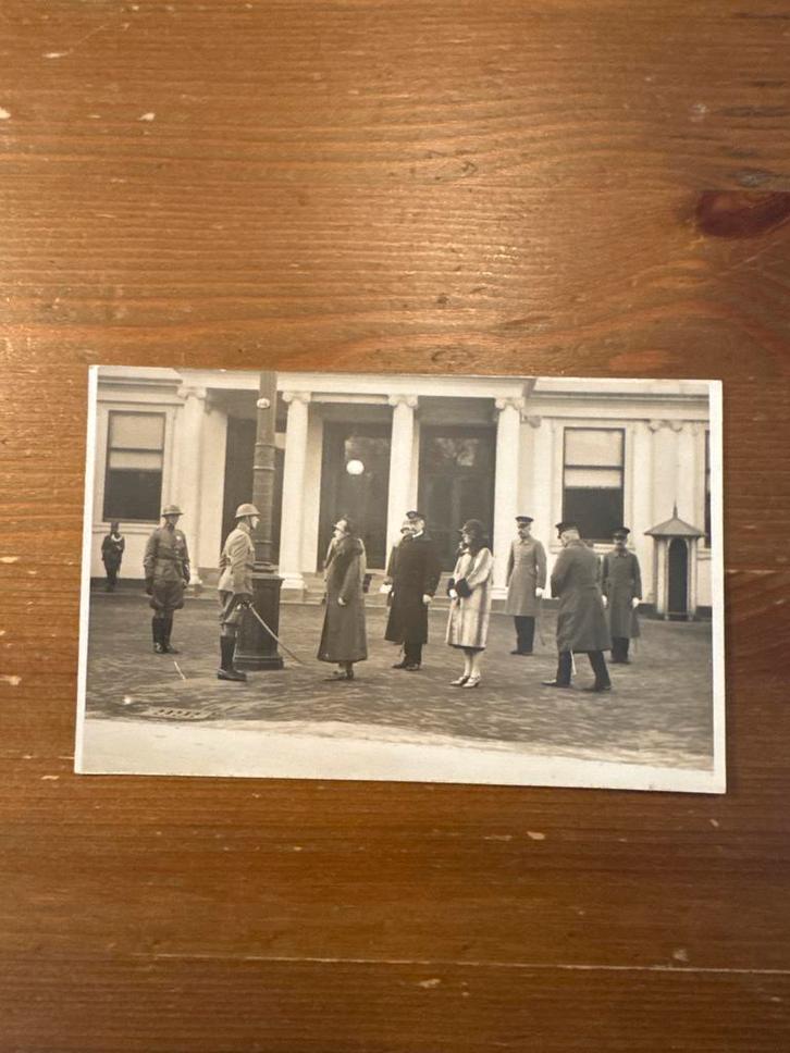 Kolonel Wagner bvl Wilhelmina op Paleis Noordeinde, 1928, Verzamelen, Militaria | Algemeen, Landmacht, Ophalen of Verzenden