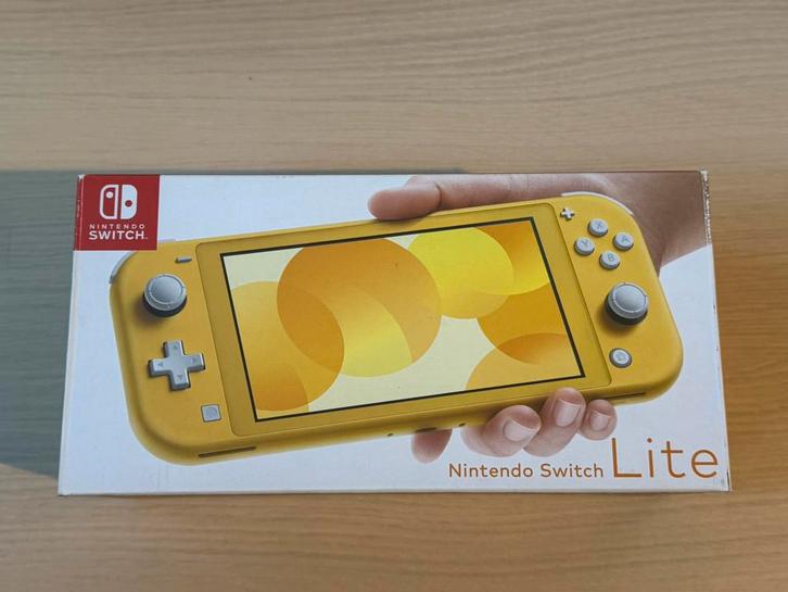 Nintendo Switch Lite - in doos - Geel, Spelcomputers en Games, Spelcomputers | Nintendo Switch Lite, Zo goed als nieuw, Geel, Ophalen of Verzenden