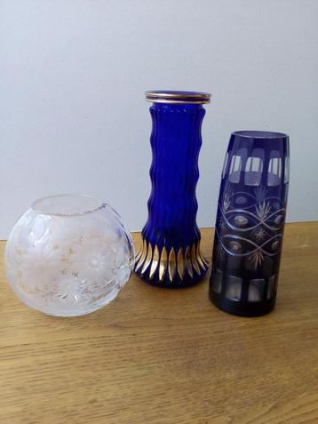 Vazen.Glas/kristal.Gegraveerd/geëtst glas. Pr.p/st.vanaf beschikbaar voor biedingen