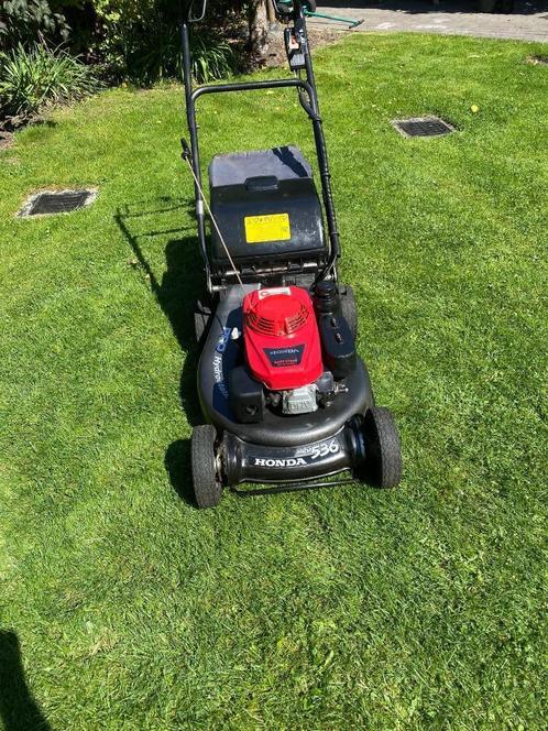 Grasmachine Honda HRH 536 pro, Tuin en Terras, Grasmaaiers, Gebruikt, Benzine-grasmaaier, 50 cm of meer, Cirkelmaaier, Opvangbak
