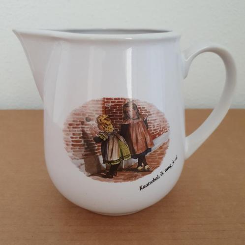Ot en Sien kan met bekers, Huis en Inrichting, Keuken | Servies, Zo goed als nieuw, Overige typen, Overige stijlen, Ophalen of Verzenden