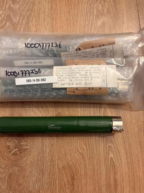 Vishay Sfernice RB 30×250 / RSO / RWST – 22 Ω ±5 % resistors, Hobby en Vrije tijd, Elektronica-componenten, Zo goed als nieuw