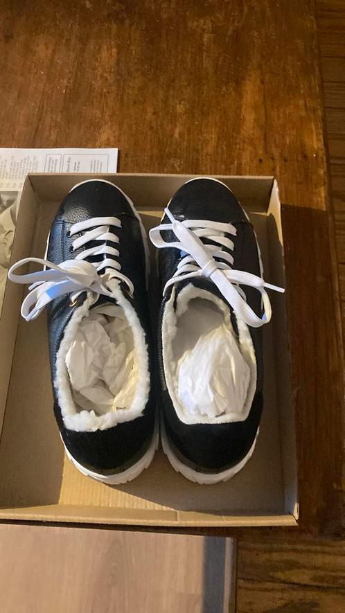 Gevoerde leren sneakers, nieuw!!, Kleding | Dames, Schoenen, Nieuw, Sneakers of Gympen, Zwart, Verzenden