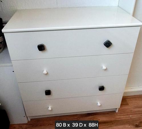 Mooie witte ladenkast met speelse handgrepen 80 B x 39 D x 8, Huis en Inrichting, Kasten | Ladekasten, Zo goed als nieuw, Minder dan 100 cm