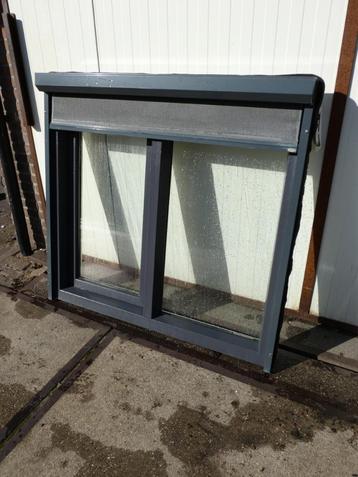 Kunststof raamkozijn met draai kiep stand (120,5cmx128cm)HxB beschikbaar voor biedingen