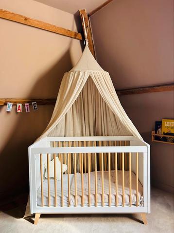 Vintage Babybedje / Ledikant wit met hout - zeer goede staat beschikbaar voor biedingen