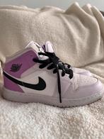 Jordan 1 mid barely grape 37,5, Kleding | Dames, Schoenen, Ophalen, Zo goed als nieuw, Sneakers of Gympen