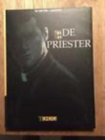 De Priester beschikbaar voor biedingen