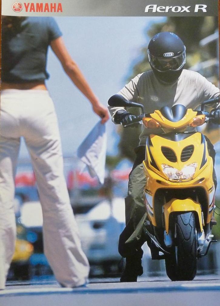 Folder YAMAHA Aerox R 2000 Geel, Fietsen en Brommers, Handleidingen en Instructieboekjes, Nieuw, Ophalen of Verzenden