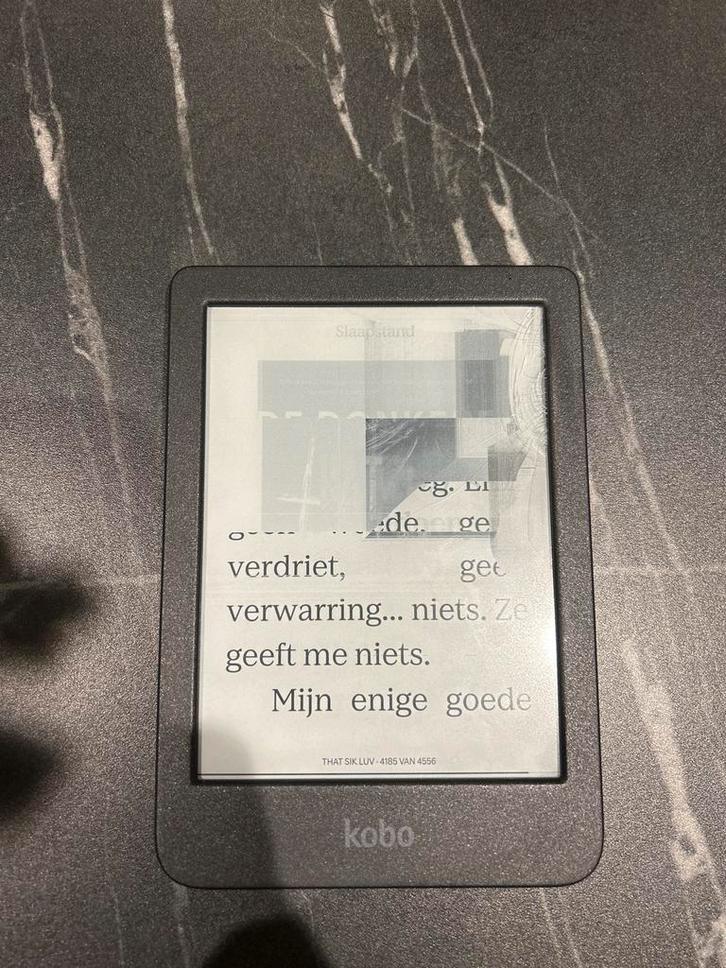 Kobo Clara Bw - Scherm kapot, voor reparatie, Computers en Software, E-readers, Niet werkend, 6 inch of minder, 8 GB, Touchscreen