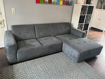 Mooie driezits bank met chaise longue (1 jaar oud) beschikbaar voor biedingen