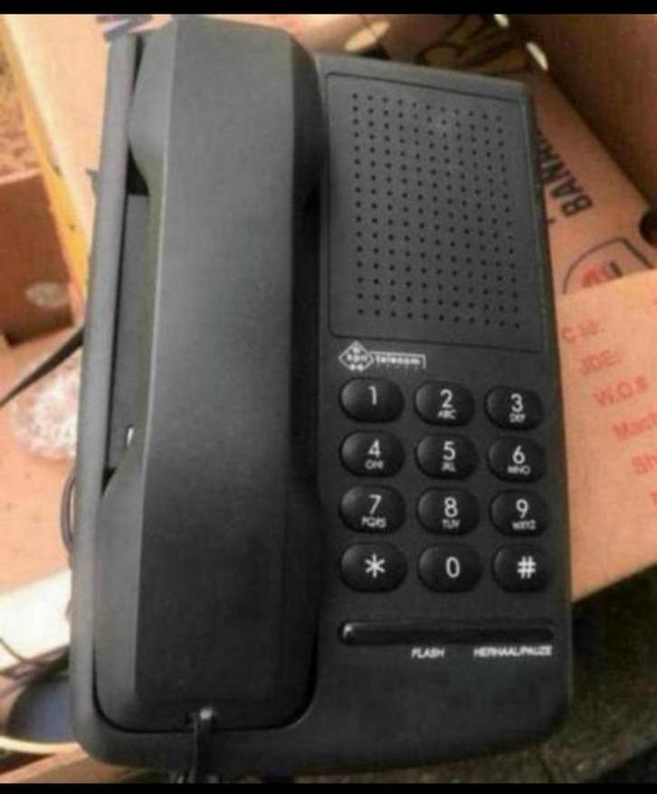 Retro : Telefoon en/ of ( reis) Wekker (s) - Broodtrommel, Antiek en Kunst, Curiosa en Brocante, Ophalen of Verzenden