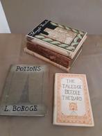 Harry Potter Boeken Versiering: Muggle Studies, Potions,, Ophalen of Verzenden, Gebruikt, Versiering