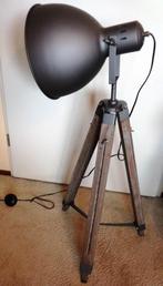 vloerlamp ,driepoot, industrieel, 100 tot 150 cm, Ophalen of Verzenden, Zo goed als nieuw, Metaal