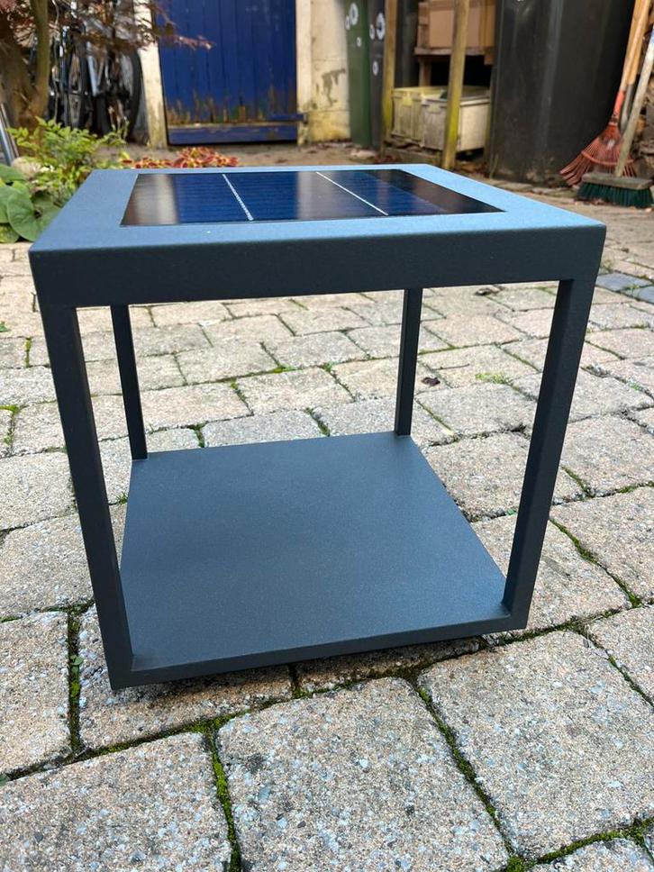 Buitenlamp vierkant met zonnepaneel, Tuin en Terras, Buitenverlichting, Nieuw, Staande lamp, Rvs, 50 tot 250 watt, Netvoeding