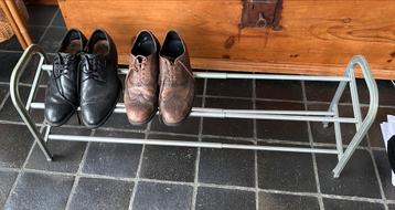 Uitschuifbaar schoenenrek voor 6 tot 8 paar schoenen beschikbaar voor biedingen