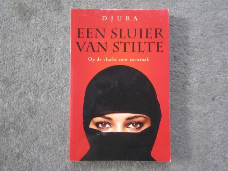 Boek: Een sluier van stilte - Op de vlucht voor eerwraak, Boeken, Biografieën, Gelezen, Religie, Ophalen of Verzenden