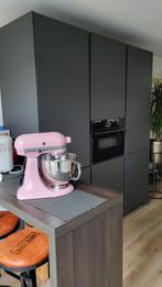 Moderne antraciet keukenkasten met bar en inbouwapparatuur, Huis en Inrichting, Keuken | Complete keukens, Ophalen, Zo goed als nieuw