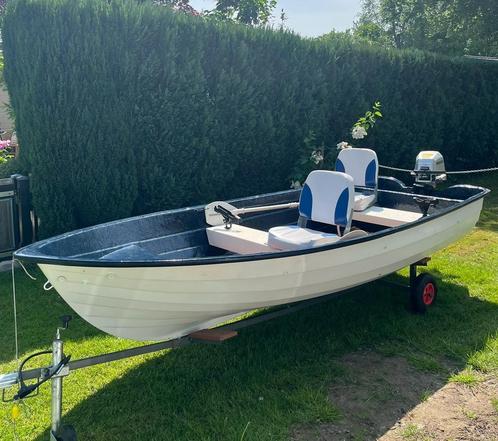 Polyester boot visboot met 8 pk 4 takt buitenboordmotor, Watersport en Boten, Vis- en Consoleboten, Zo goed als nieuw, Tot 10 pk