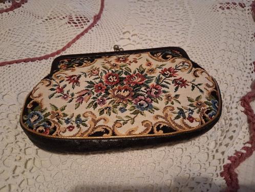 Vintage Petit Point Avondtasje met Bloemmotief, Sieraden, Tassen en Uiterlijk, Tassen | Damestassen, Gebruikt, Avondtasje, Overige kleuren