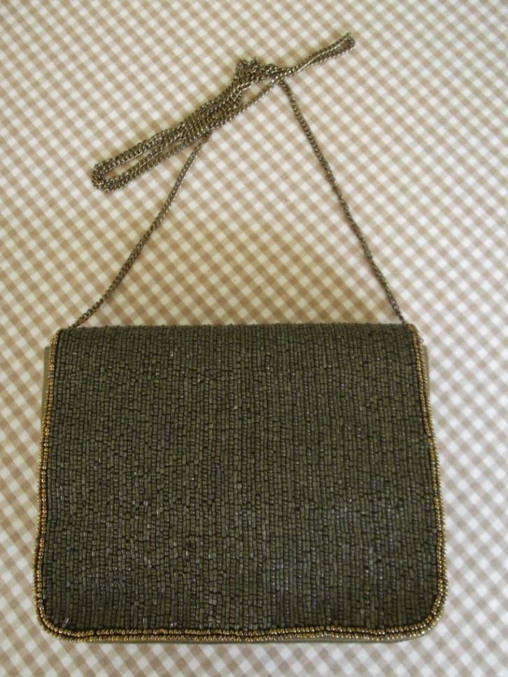 Feestelijk herfstgroen avondtasje met goudkleurige ketting, Sieraden, Tassen en Uiterlijk, Tassen | Schoudertassen, Zo goed als nieuw